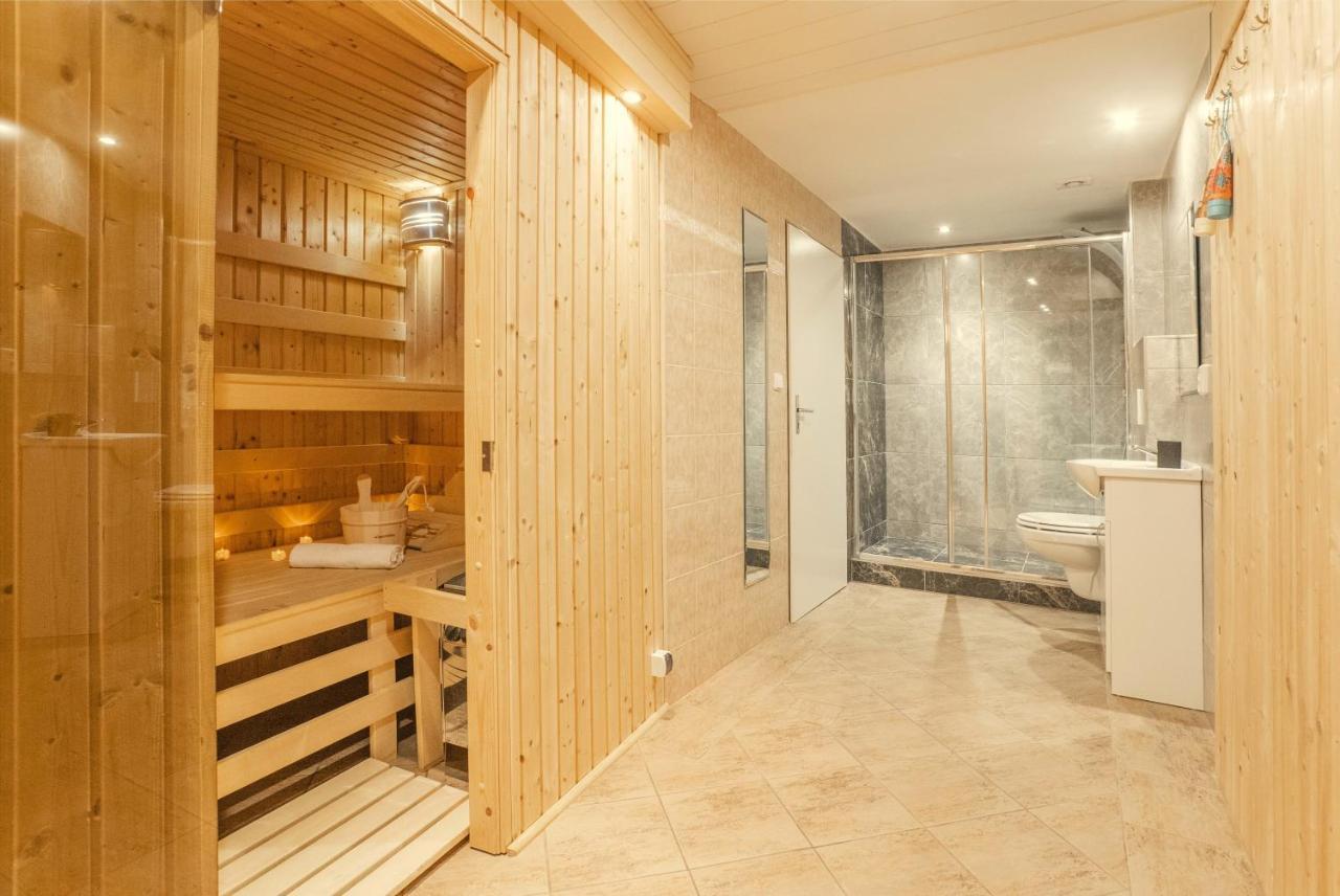 Wellness Studio! Finnish Sauna, Whirlpool, Gym & More! ปราก ภายนอก รูปภาพ