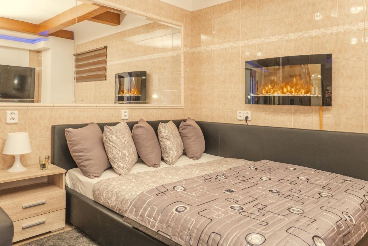 Wellness Studio! Finnish Sauna, Whirlpool, Gym & More! ปราก ภายนอก รูปภาพ