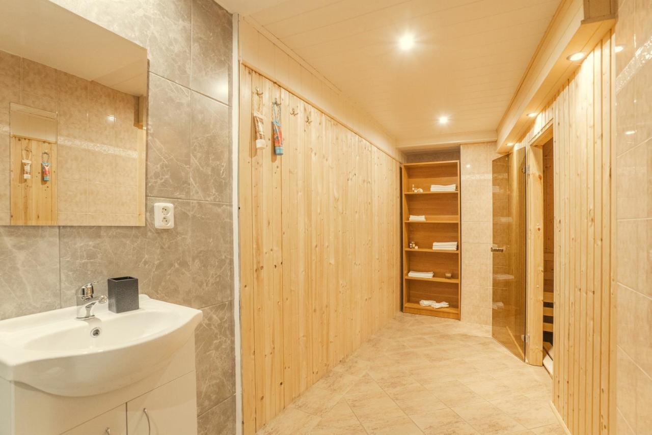 Wellness Studio! Finnish Sauna, Whirlpool, Gym & More! ปราก ภายนอก รูปภาพ